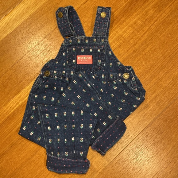 Vintage Osh Kosh B’Gosh Girl’s Embroidered Floral Denim Overall 2T - Union Tag - Picture 2 of 15